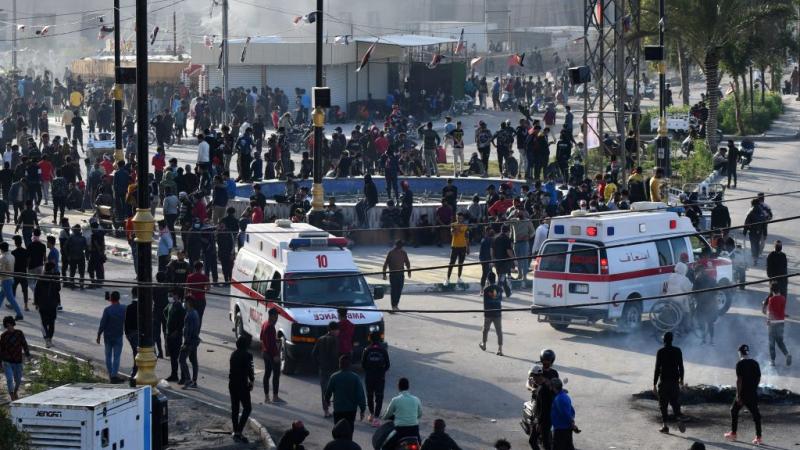 نجحت الاحتجاجات في إقالة محافظي واسط وذي قار من منصبيهما.