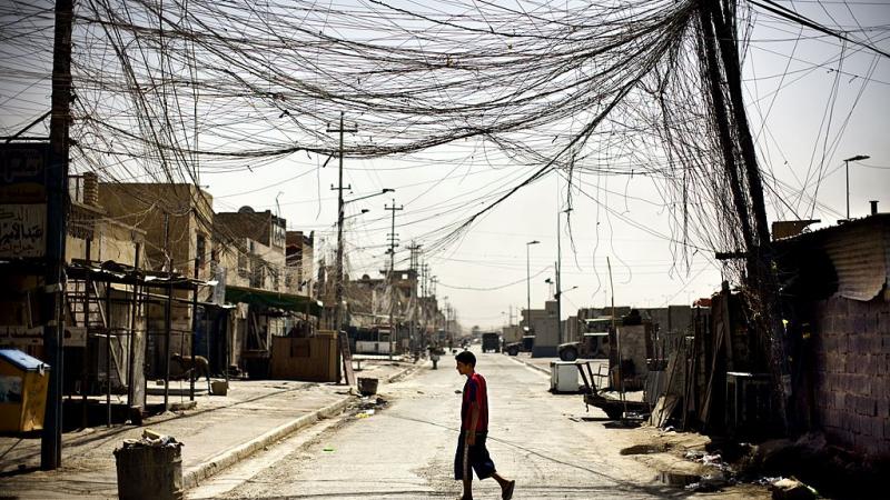 ارتفعت وتيرة الهجوم على خطوط وأبراج الكهرباء في العراق في الأيام الماضية (أرشيف - غيتي)