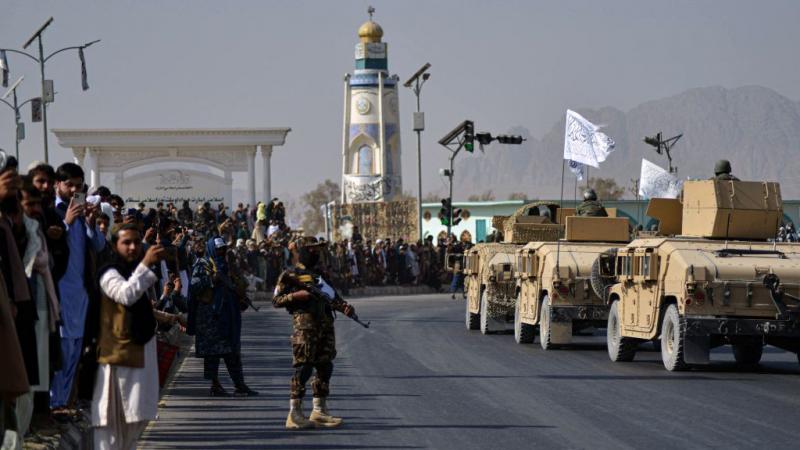 يأتي التفجير بعد يومين من إعلان حركة "طالبان" عن "السيطرة على الأوضاع" في أفغانستان "بشكل أو بآخر" (غيتي - أرشيف)