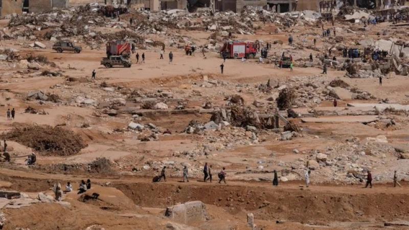 انهارت الأبنية جراء تدفق السيول في درنة الليبية 