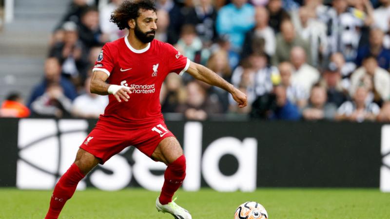 مدد محمد صلاح عقده العام الماضي مع ليفربول لمدة ثلاثة مواسم إضافية