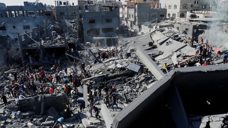 يتعمد الاحتلال الإسرائيلي قصف المنشآت السكنية في قطاع غزة-