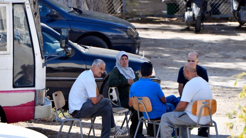 أدى القصف الإسرائيلي لقطع اثنين من الخطوط الثلاثة الرئيسية للاتصالات النقالة وشبكة الإنترنت بغزة - الأناضول