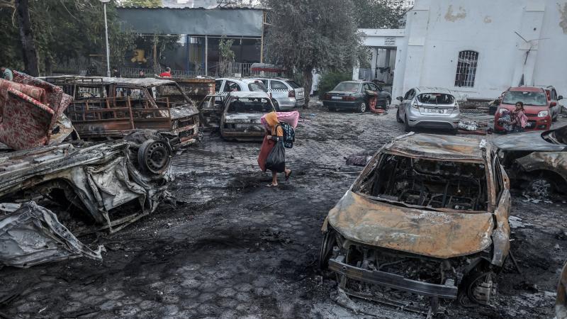 أسفرت مجزرة المستشفى المعمداني التي ارتكبها جيش الاحتلال الإسرائيلي غي قطاع غزة عن استشهاد نحو 500 فلسطيني - الأناضول