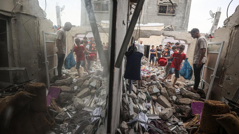 يتعرض قطاع غزة لعدوان إسرائيلي منذ 23 يومًا - الأناضول