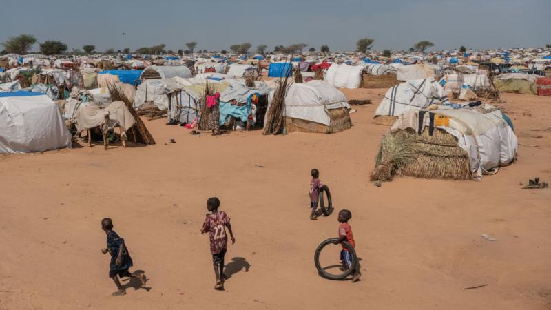 تتوقع الأمم المتحدة أن يصل إلى تشاد قريبًا 200 ألف لاجئ جديد من السودان – غيتي. 