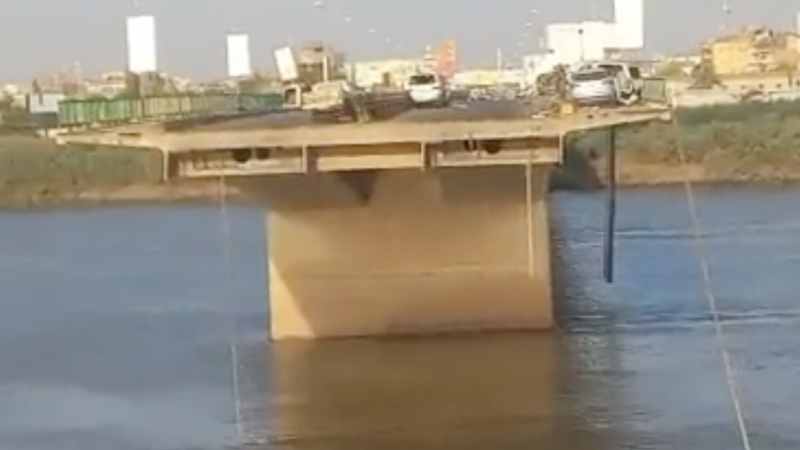  جسر "شمبات" الذي يربط بين ضاحيتي العاصمة السودانية بحري وأم درمان - وسائل التواصل