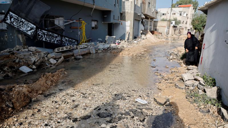 قوات الاحتلال الإسرائيلي تتعمد تدمير البنية التحتية في مخيم جنين - رويترز