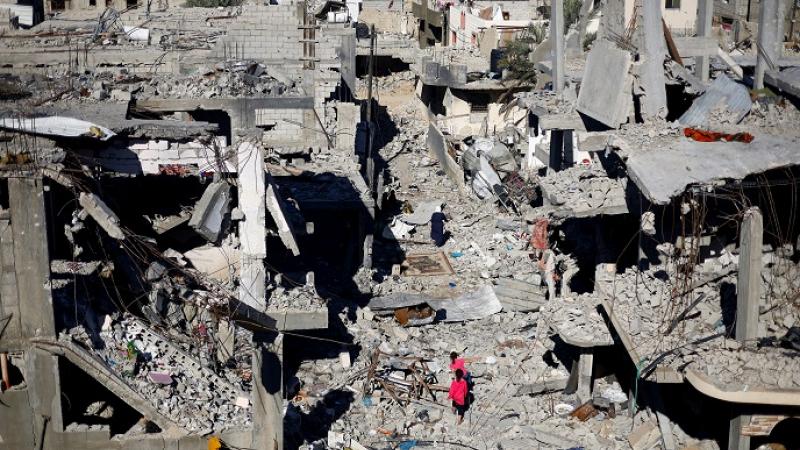 تم تمديد الهدنة في قطاع غزة ليوم إضافي بالشروط نفسها وهي وقف إطلاق النار ودخول المساعدات الإنسانية - رويترز