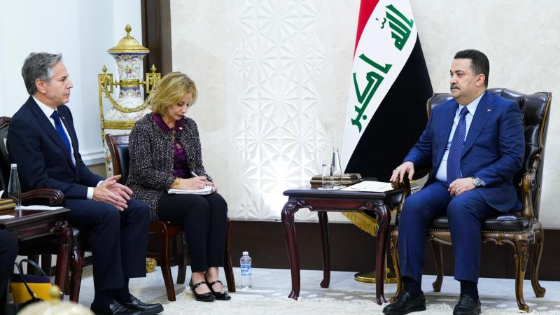 وزير الخارجية الأميركي أنتوني بلينكن خلال لقائه رئيس الوزراء العراقي محمد شياع السوداني في بغداد