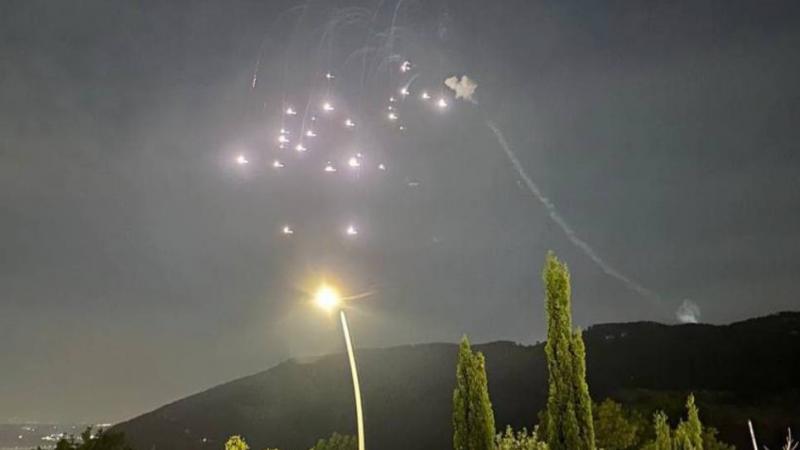 شهدت سماء حيفا انفجارات ناتجة عن اعتراض صاروخ أرض- جو أُطلق من لبنان على مسيرة إسرائيلية