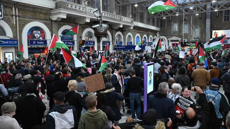 من أجواء المظاهرات الداعمة لفلسطين في لندن - إكس