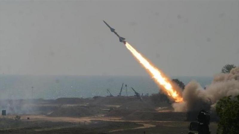 بثت جماعة الحوثي مطلع نوفمبر مشاهد لإطلاق عدد كبير من الصواريخ والمسيّرات قالت إنّها استهدفت مواقع في إسرائيل 