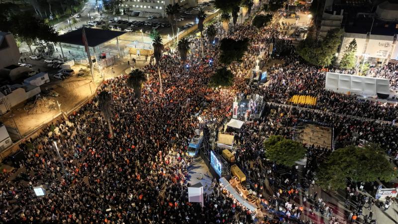 جانب من المظاهرات ضد نتنياهو في تل أبيب