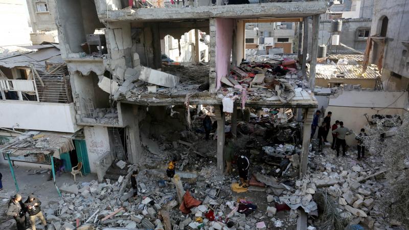 بينما يشتد قصف الاحتلال على غزة يتم الحديث عن خطط إسرائيلية منها إقامة منطقة عازلة في القطاع - الأناضول