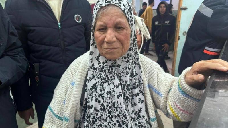 المسنة الفلسطينية فهمية الخالدي في عمر 82 عامًا وتعاني من ألزهايمر