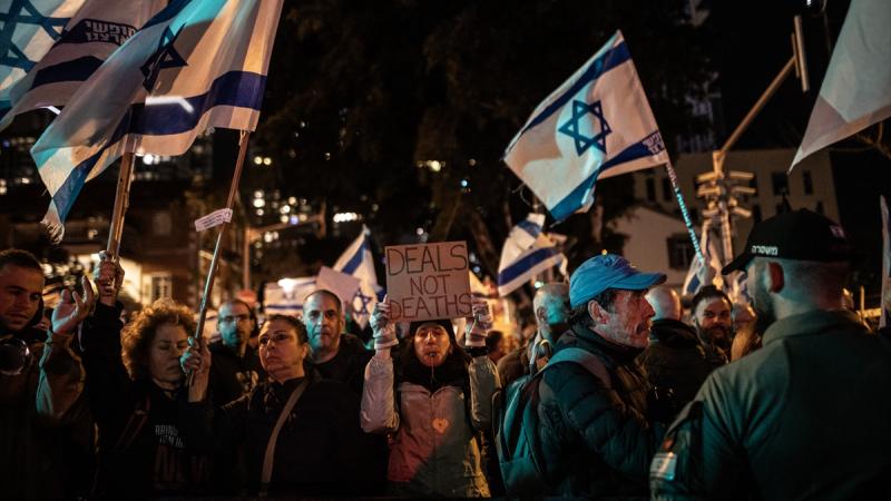 تطالب التظاهرات في إسرائيل بإجراء انتخابات فورية