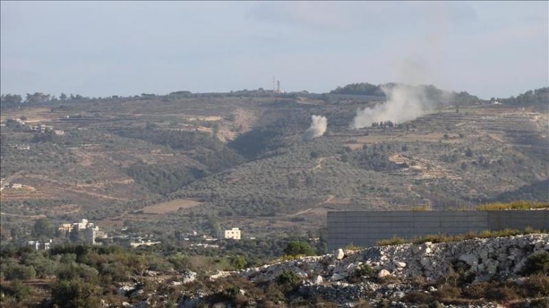 غارة إسرائيلية استهدفت مبنى قرب مدرسة في كفررمان جنوبي لبنان - الأناضول