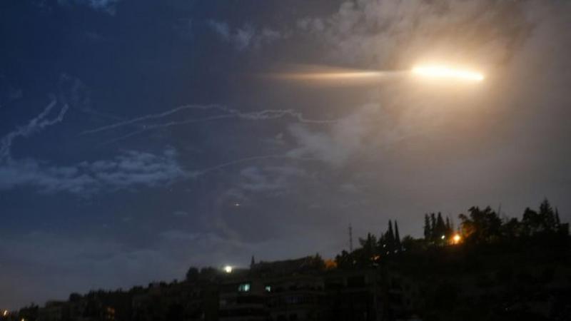 أسقطت الدفاعات الجوية السورية صواريخ إسرائيلية أُطلقت على ريف دمشق