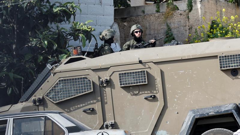 اقتحمت قوات الاحتلال الاسرائيلي ترافقها جرافة عسكرية مخيم بلاطة شرق مدينة نابلس - رويترز