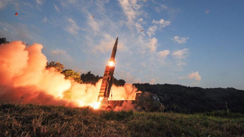 كوريا الشمالية تطلق ما يُشتبه بأنه صاروخ بالستي متوسط المدى - غيتي