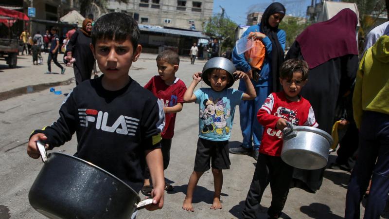 "حكومة غزة" تحذر من عودة المجاعة لمدينة غزة وشمالي القطاع - رويترز