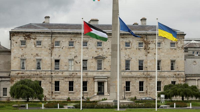 قالت أيرلندا إنها ستمنح البعثة الفلسطينية وضع السفارة الكاملة - رويترز