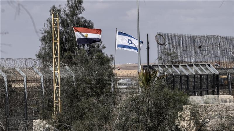 أكّدت مصادر مصرية لـ"العربي" أن إطلاق النار عند معبر رفح بدأ من الجانب الإسرائيلي - الأناضول