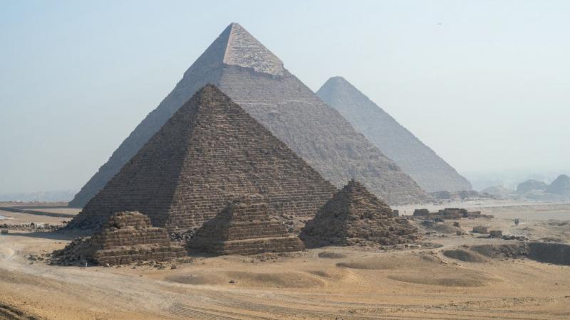لاتزال أعمال التنقيب في مصر لاسيما حول الأهرامات تحظى باهتمام عالمي كبير