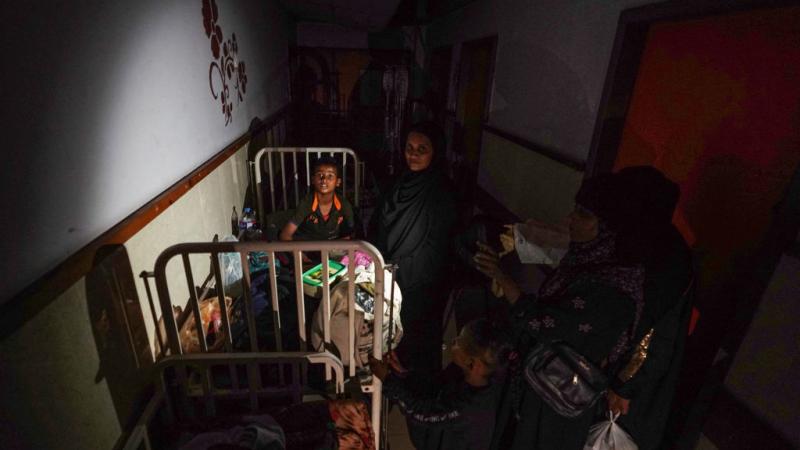 جرحى أطفال في مستشفى شهداء الأقصى بلا كهرباء مع فقدان الوقود