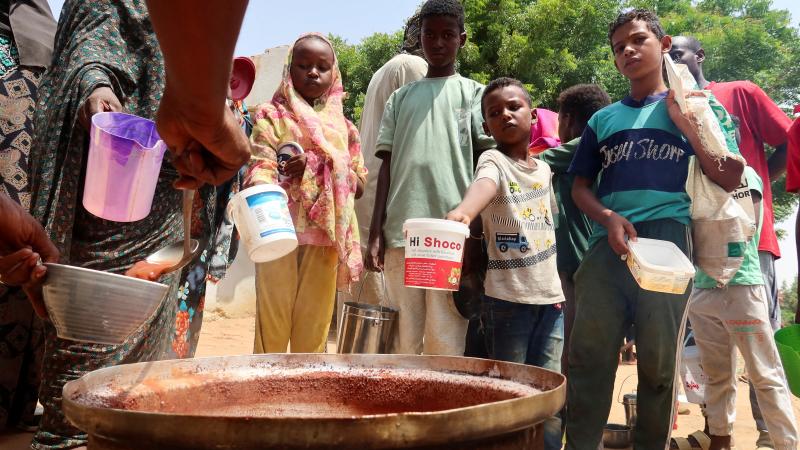 يشهد السودان إحدى أسوأ أزمات العالم في العقود الأخيرة - رويترز