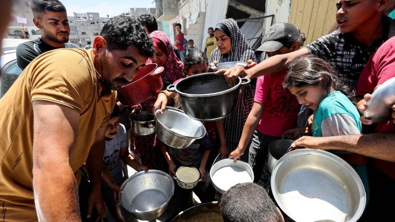 المجاعة تهدد آلاف الأطفال في غزة - رويترز