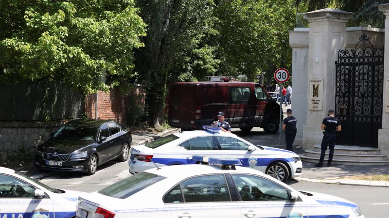 ألقت الشرطة الصربية القبض على عدد من المشتبه بصلتهم بالهجوم على السفارة الإسرائيلية في بلغراد