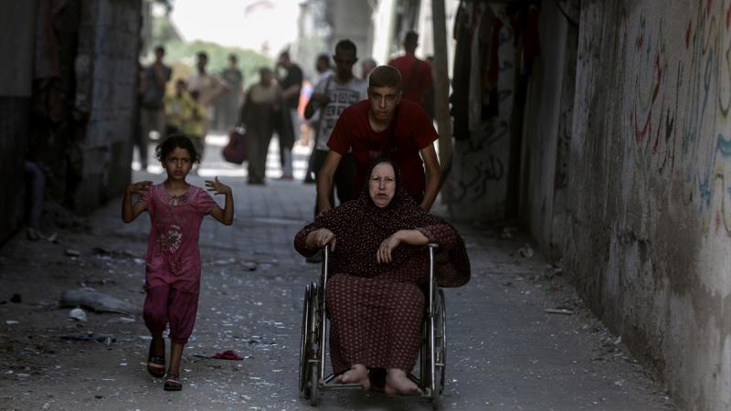 استشهد عدد من الفلسطينيين وأُصيب آخرون في قصف إسرائيلي على مناطق متفرقة من قطاع غزة