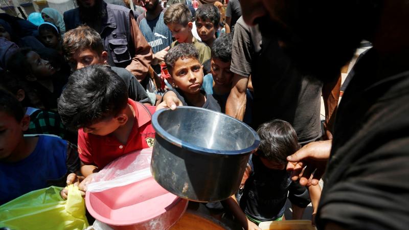 يُعاني أطفال غزة من سوء التغذية بسبب استمرار الحرب الإسرائيلية