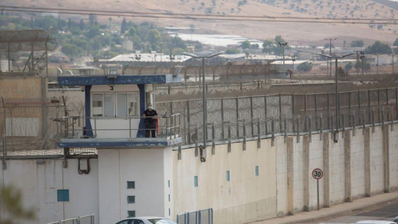 كشفت مصادر أن كمية الطعام التي تقدمها مصلحة السجون للأسرى الفلسطينيين أقل من الحد الأدنى الذي يلزم به القانون الدولي إسرائيل
