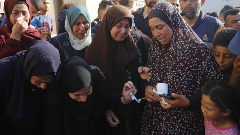 ارتفعت حصيلة الشهداء الفلسطينيين إلى 40 جراء المجزرة التي ارتكبها الاحتلال في النصيرات
