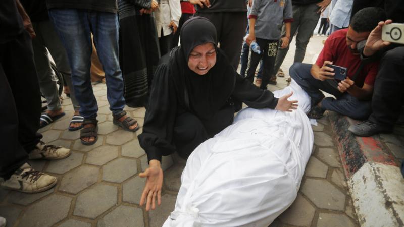 تواصل إسرائيل ارتكاب المجازر بحق المدنيين والأطفال في غزة