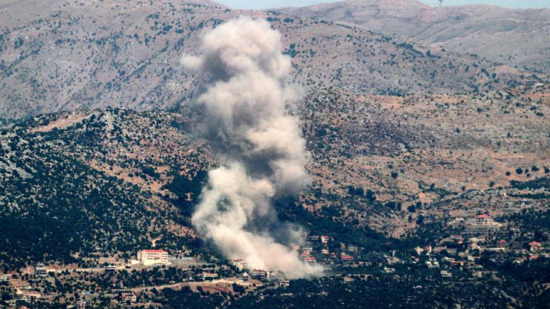 استهدف جيش الاحتلال الإسرائيلي بالقصف المدفعي أطراف بلدة كفركلا الحدودية جنوب لبنان - غيتي