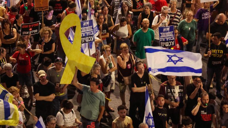تتجدد التظاهرات في إسرائيل أسبوعيًا للمطالبة بصفقة تبادل أسرى وانتخابات مبكرة