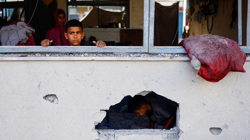 إسرائيل تستهدف طلبة وأطفال غزة والضفة - رويترز