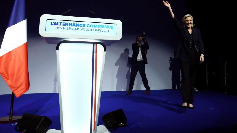 سناريوهات المشهد السياسي الفرنسي بعد الانتخابات البرلمانية - رويترز