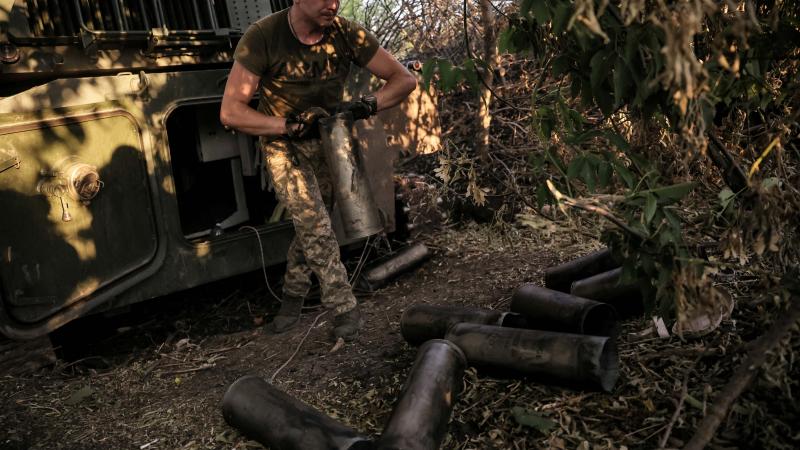 أوكرانيا تنفي تقارير تشير إلى تعزيز قواتها قرب بيلاروسيا - رويترز