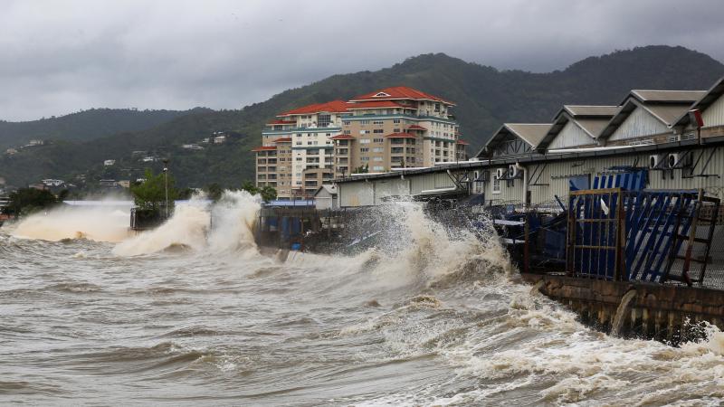 اشتدّت قوة الإعصار بيريل مع تقدّمه في منطقة البحر الكاريبي - رويترز