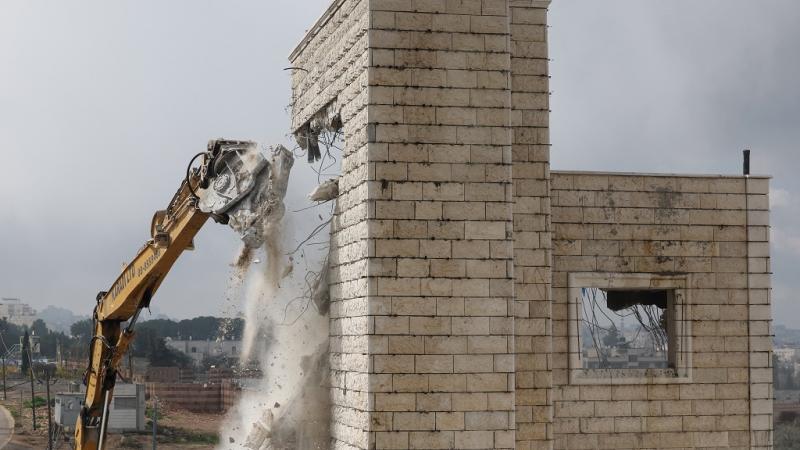 يصعد الاحتلال ومستوطنون اعتداءاتهم بالضفة بما فيها القدس منذ بدء العدوان على غزة - وكالة الأنباء الفلسطينية الرسمية