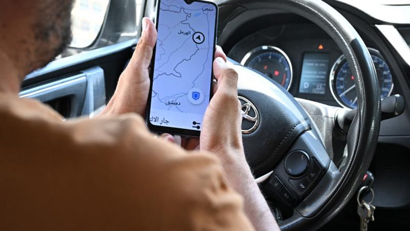 تشويش إسرائيل على تطبيقات الخرائط يربك السائقين في لبنان - أ ف ب