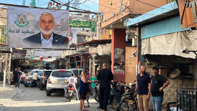 أفادت مراسلة التلفزيون العربي بأن حالة الجريح الذي كان داخل السيارة المستهدفة حرجة جدًا - غيتي