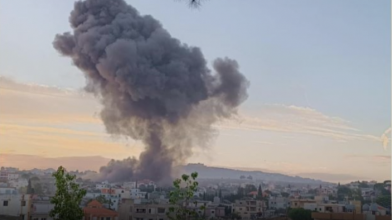 شنّ جيش الاحتلال الإسرائيلي سلسلة غارات على بلدات في جنوب لبنان والبقاعين الشمالي والغربي