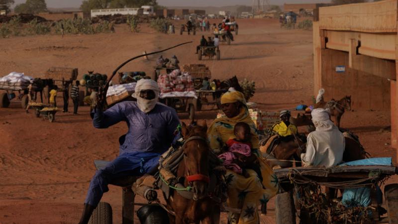 لاجئون سودانيون في تشاد بعد احتدام المعارك-غيتي