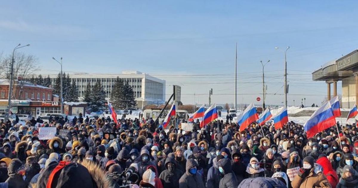 Свободный митинг. Митинг фото. Митинг за Россию. Митинг Навального 2013. Свободная Россия митинги.